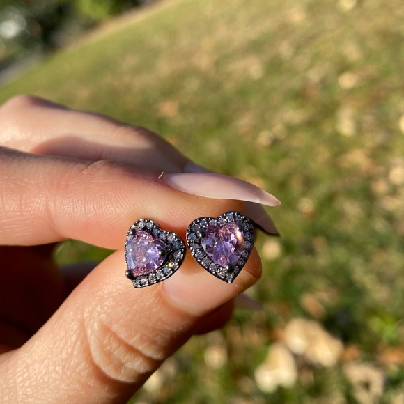 New black/purple,black/pink stud earrings - Picture 9 of 12